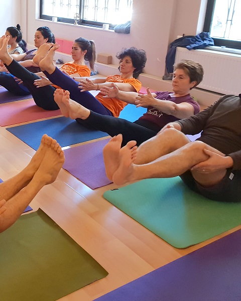 iyengar yoga class